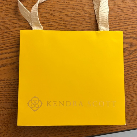 Elisa Gold Pendant Necklace in Azalea Illusion - Picture 4 of 4